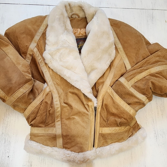 Vintage Wilson's leather tan jacket - Picture 6 of 7